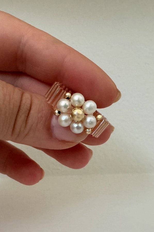 Pearl flower ring 