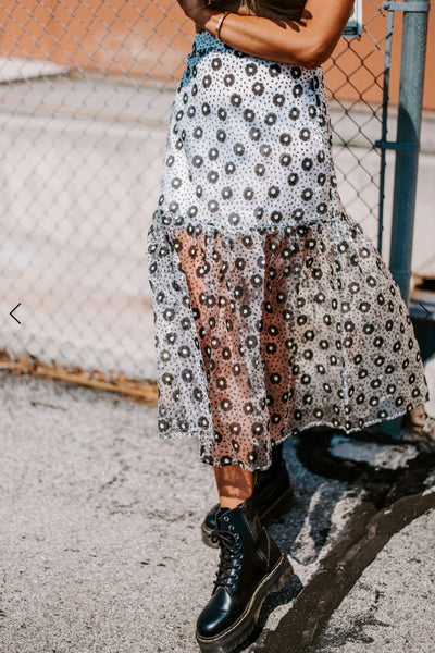 Midi skirt Sheer mesh material – such a vibe Floral pattern