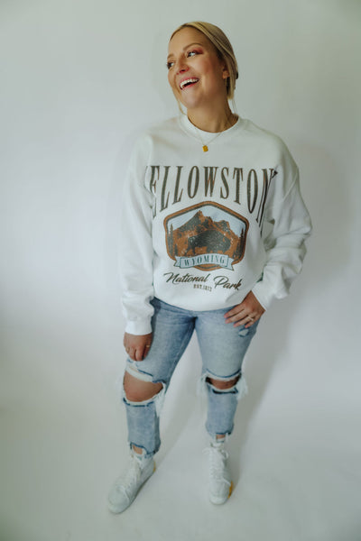 Yellowstone National Park graphic pullover. Vintage vibes. Super soft on the inside – fleece lined cotton. Oversized fit 